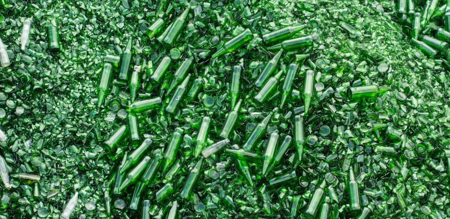 Crushed green glass for recycling